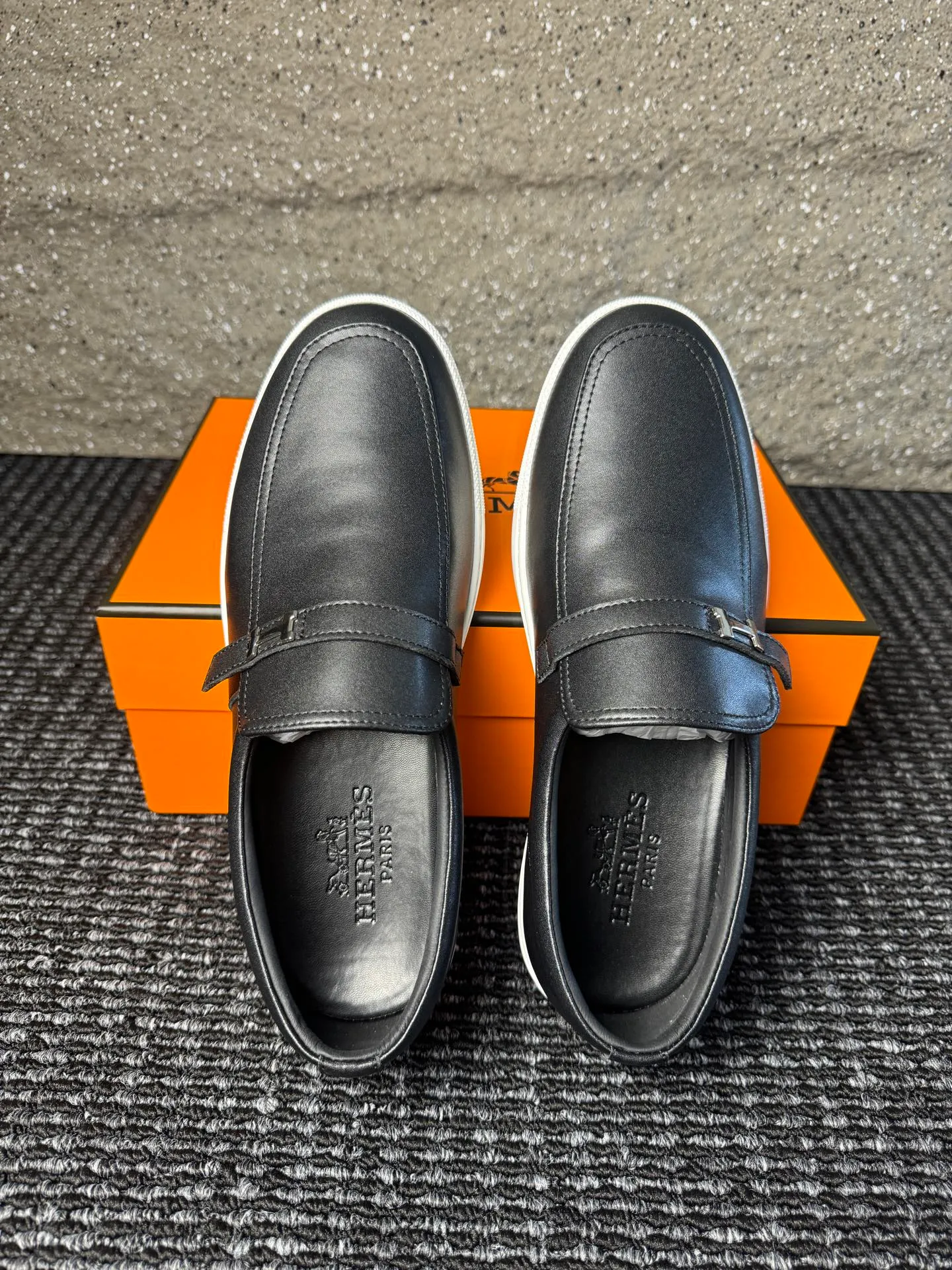 Men's men's shoes 💰440 [New style] 🪷🪷[HERMES] Hermès - High-end quality, the same style as the official website - Upper: 🔝 Nappa calfskin, with iconic H metal - Lining: water-dyed cowhide - Outsole: ultra-light TPU molded outsole - Ultra-high quality control·Fine workmanship: highlighted (high-end·luxury·grade) -Size: 38-44 (45 can be customized)·